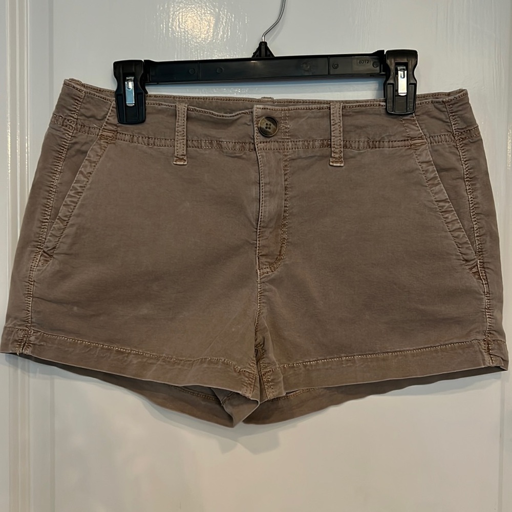 American Eagle AE khaki shorts, 5” inseam, sz10